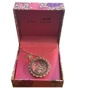 Betsey Johnson silver tone  Pendant  dream charm Necklace